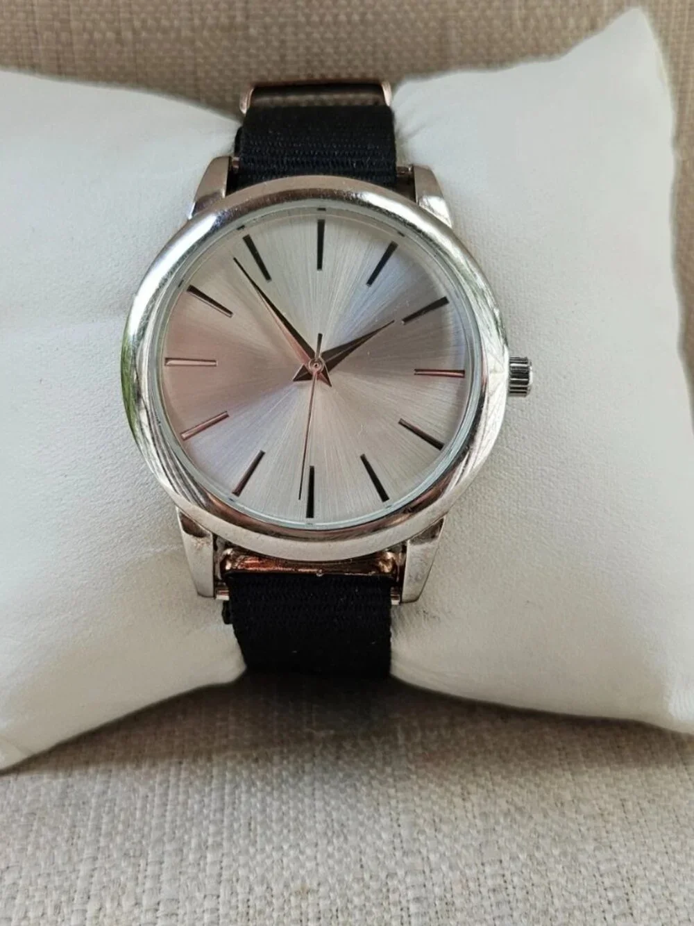 Fashion Wristwatch Unisex Black Canvas Strap Quartz Analog Wrist Watch